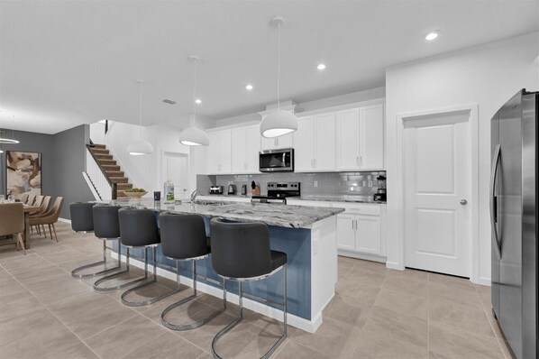 Electric kettle - Luxury Family Retreat 9 BE Pool & More (Kissimmee)