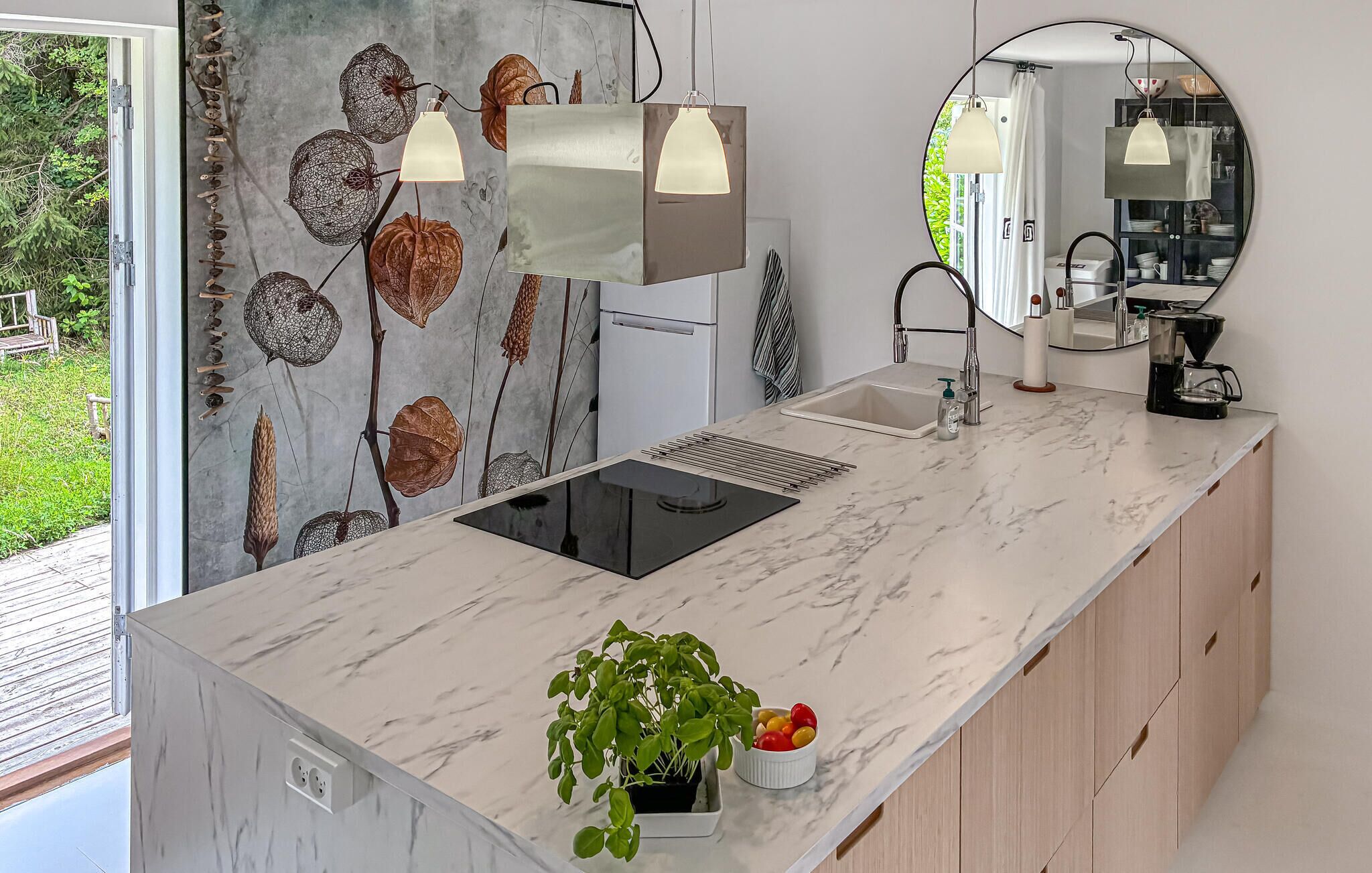 Fridge, stovetop, dishwasher, coffee/tea maker