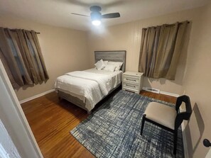 3 bedrooms, iron/ironing board, WiFi, bed sheets
