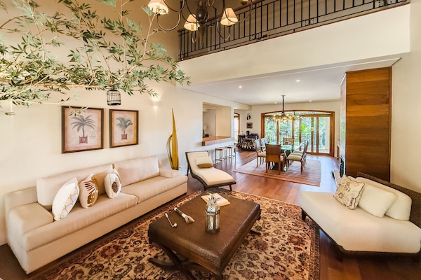 Luxury Villa | Living area