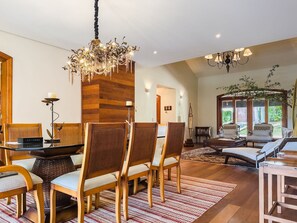 Luxury Villa | Dining