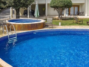 Luxury Villa | Pool