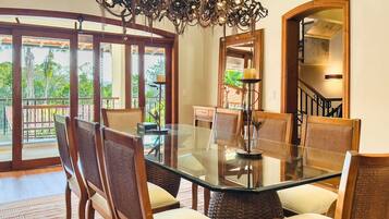 Luxury Villa | Dining