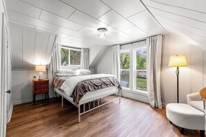 4 bedrooms, free WiFi, bed sheets