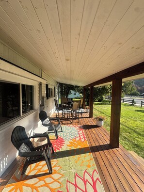 تناول الطعام بالخارج