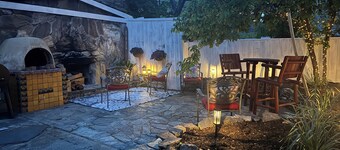 Farmhouse on Main - historic home in the heart of Riggins