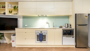 電子レンジ、オーブン、食器洗い機、コーヒー / ティーメーカー