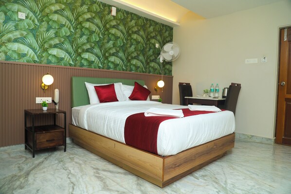 Desk, laptop workspace, free WiFi