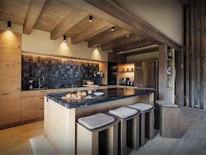 Fridge, microwave, oven, stovetop - Chalet Galata -Luxury holidays for 12 with sauna and hot tub - OVO Network (Combloux)