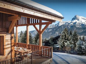 Outdoor dining - Chalet Galata -Luxury holidays for 12 with sauna and hot tub - OVO Network (Combloux)