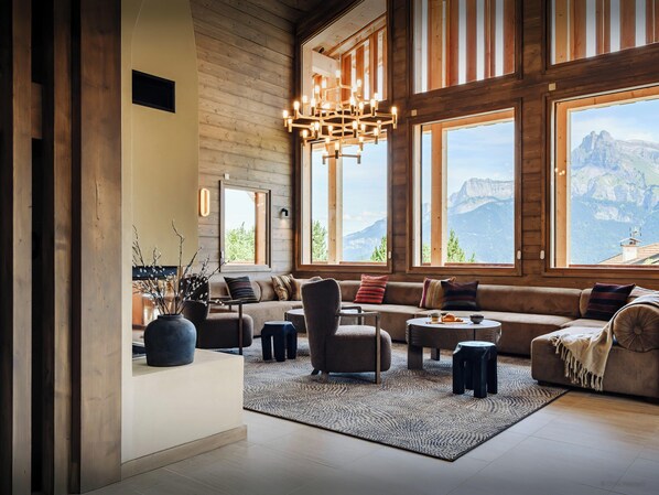 TV, fireplace, stereo - Chalet Galata -Luxury holidays for 12 with sauna and hot tub - OVO Network (Combloux)