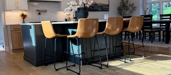 Luxe Modern Lakehouse - Luxe Retreat