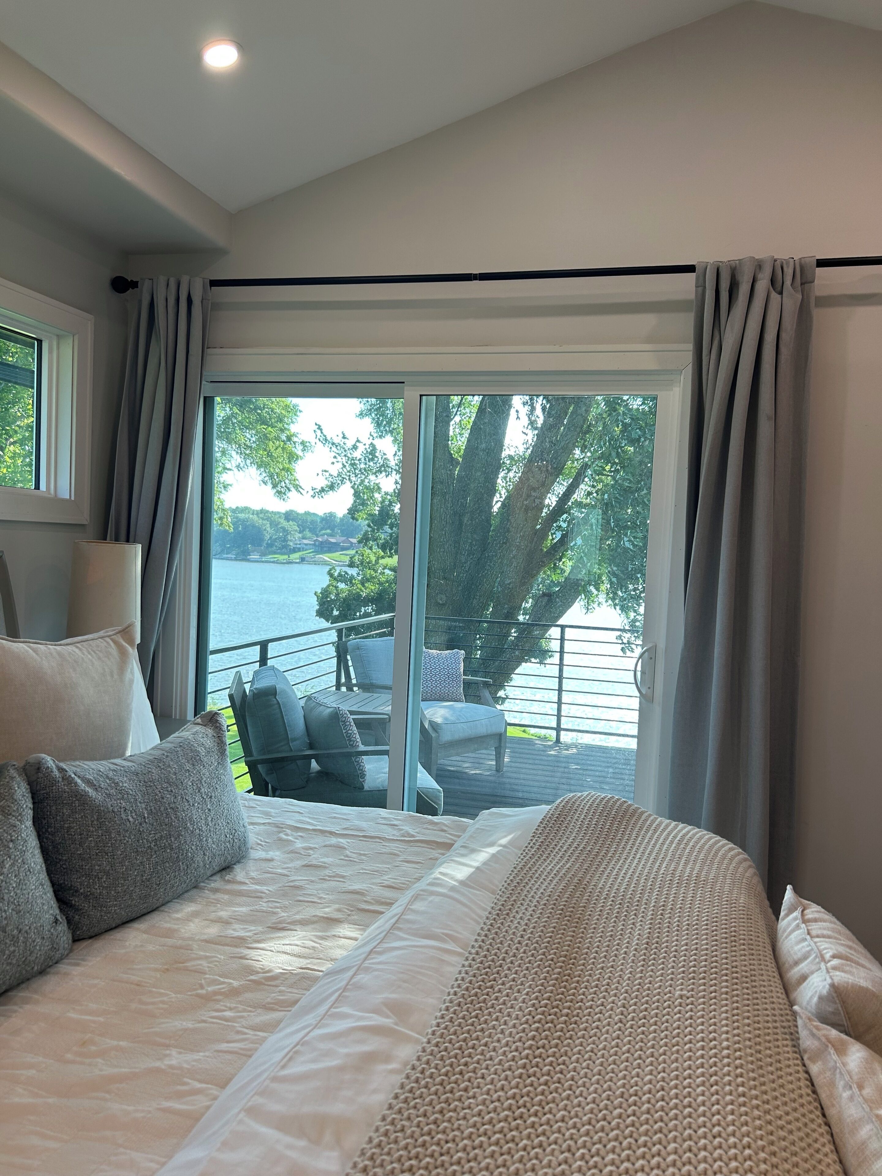 4 habitaciones, escritorio, tabla de planchar con plancha y wifi gratis 