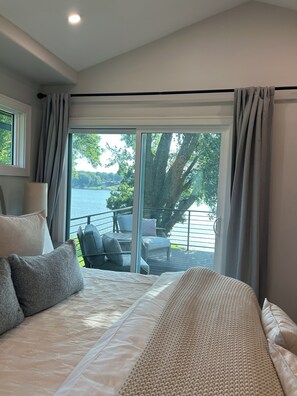 4 bedrooms, desk, iron/ironing board, free WiFi