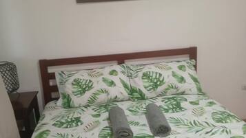 2 bedrooms, iron/ironing board, Internet