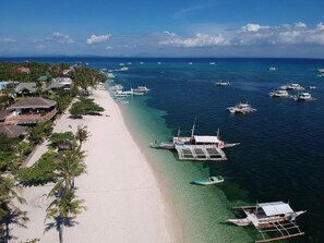 Beach - Cottage Holiday 2-bedroom house, with AC on charming Malapasqua Island, Cebu (Cebu)