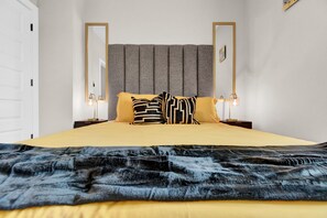 4 bedrooms, iron/ironing board, WiFi, bed sheets