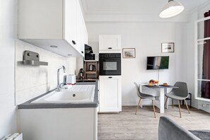 冰箱、微波炉、茶具/咖啡用具