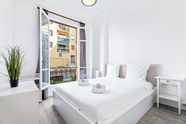 1 chambre, fer et planche à repasser, Wi-Fi, literie fournie