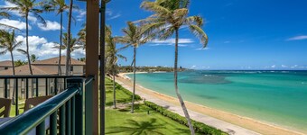 Oceanfront condo with pool, hot tub, sauna, tennis, BBQ, putting green, & lanai