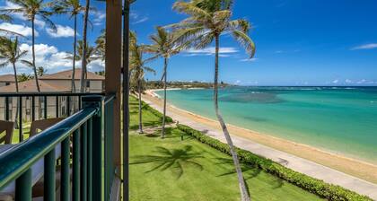 Oceanfront condo with pool, hot tub, sauna, tennis, BBQ, putting green, & lanai