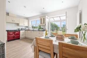 Oven, stovetop, dishwasher, coffee/tea maker