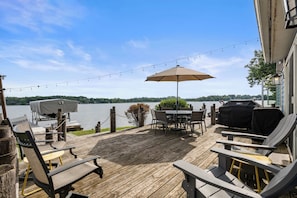 屋外ダイニングエリア