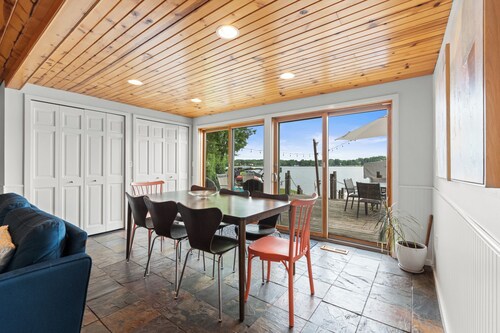 Bonita Springs - Pool - Balcony & Prime Location!