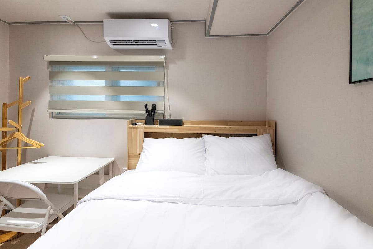 Standard Double Room, 1 Double Bed, Private Bathroom | Desk, free WiFi, bed sheets