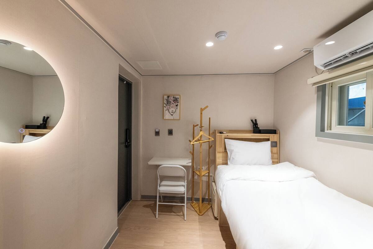 Standard Single Room | Desk, free WiFi, bed sheets
