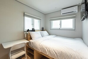Standard Double Room, 1 Double Bed, Private Bathroom | Desk, free WiFi, bed sheets - Hi Seodaemun (Seoul)