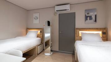 Standard Twin Room | Desk, free WiFi, bed sheets