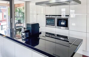 Refrigerador, horno, lavavajillas