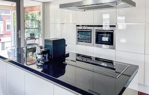Refrigerador, horno, lavavajillas