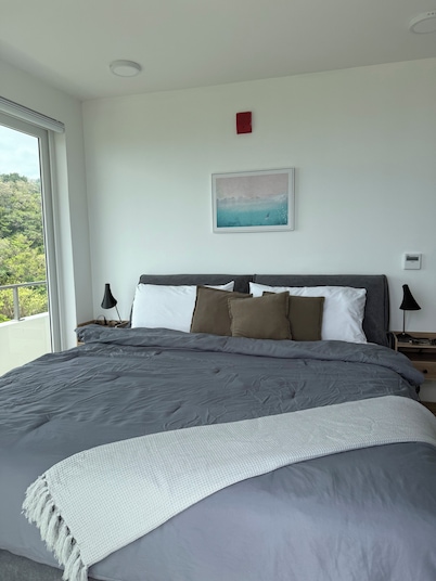 Penthouse at Duna Tower with Incredible Views