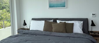 Penthouse at Duna Tower with Incredible Views