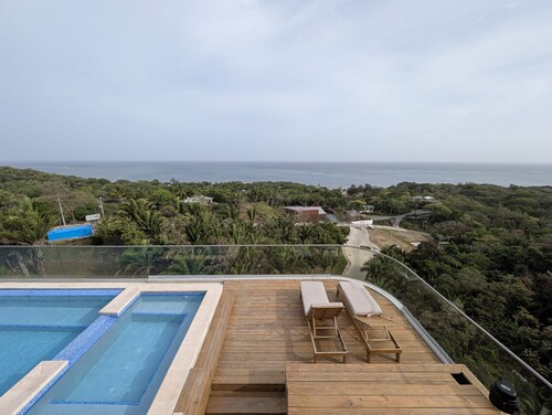 Penthouse at Duna Tower with Incredible Views