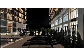 Pool - The Signature Hotel deluxe queen studio with balcony #10 (Accra)