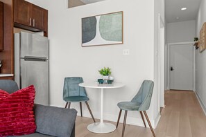 Interior - Modern 1BR Stay, Walk to MET and Broad (Philadelphia)