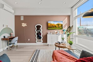 Smart TV, offices - Modern 1BR Stay, Walk to MET and Broad (Philadelphia)