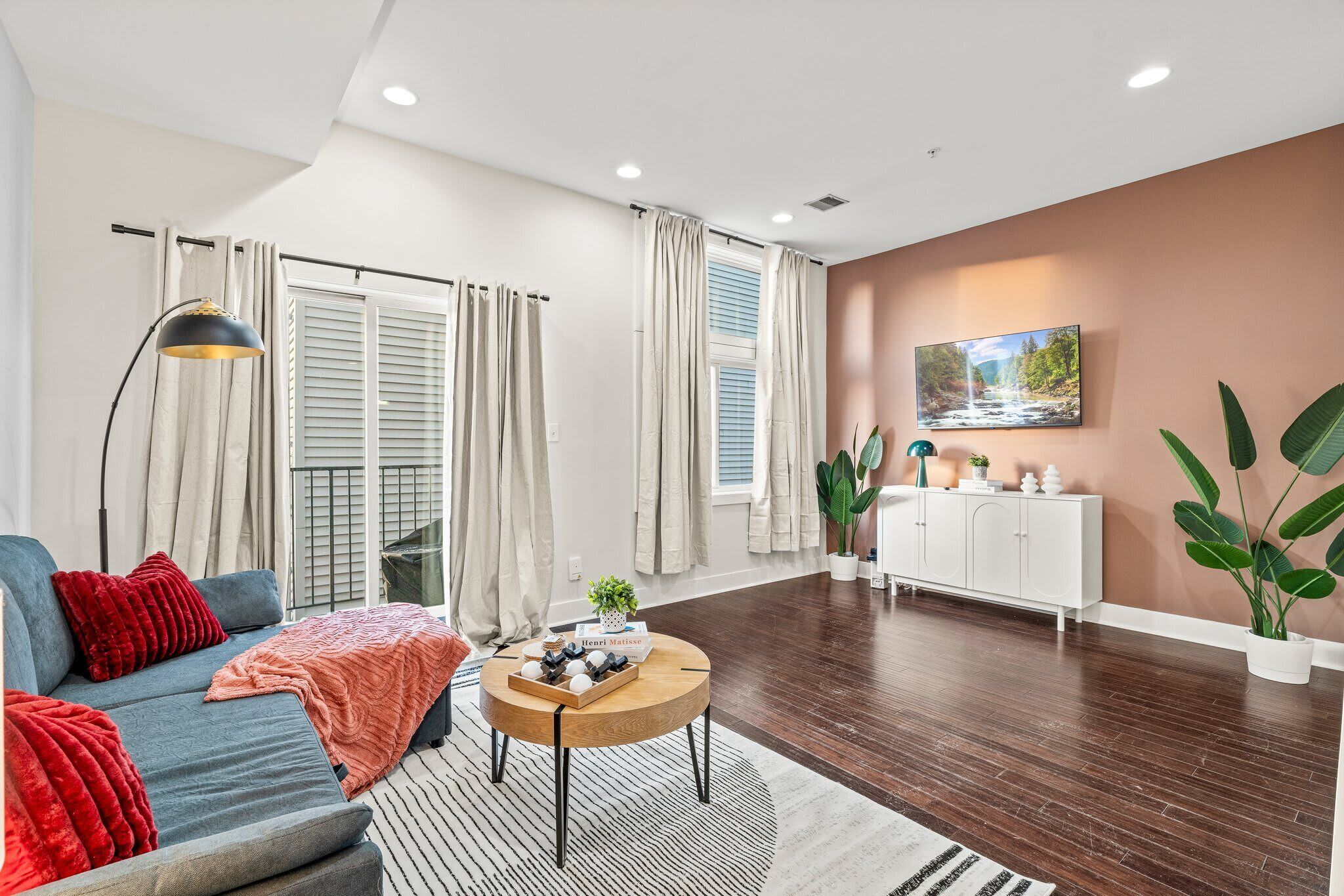 智能電視、 辦公室