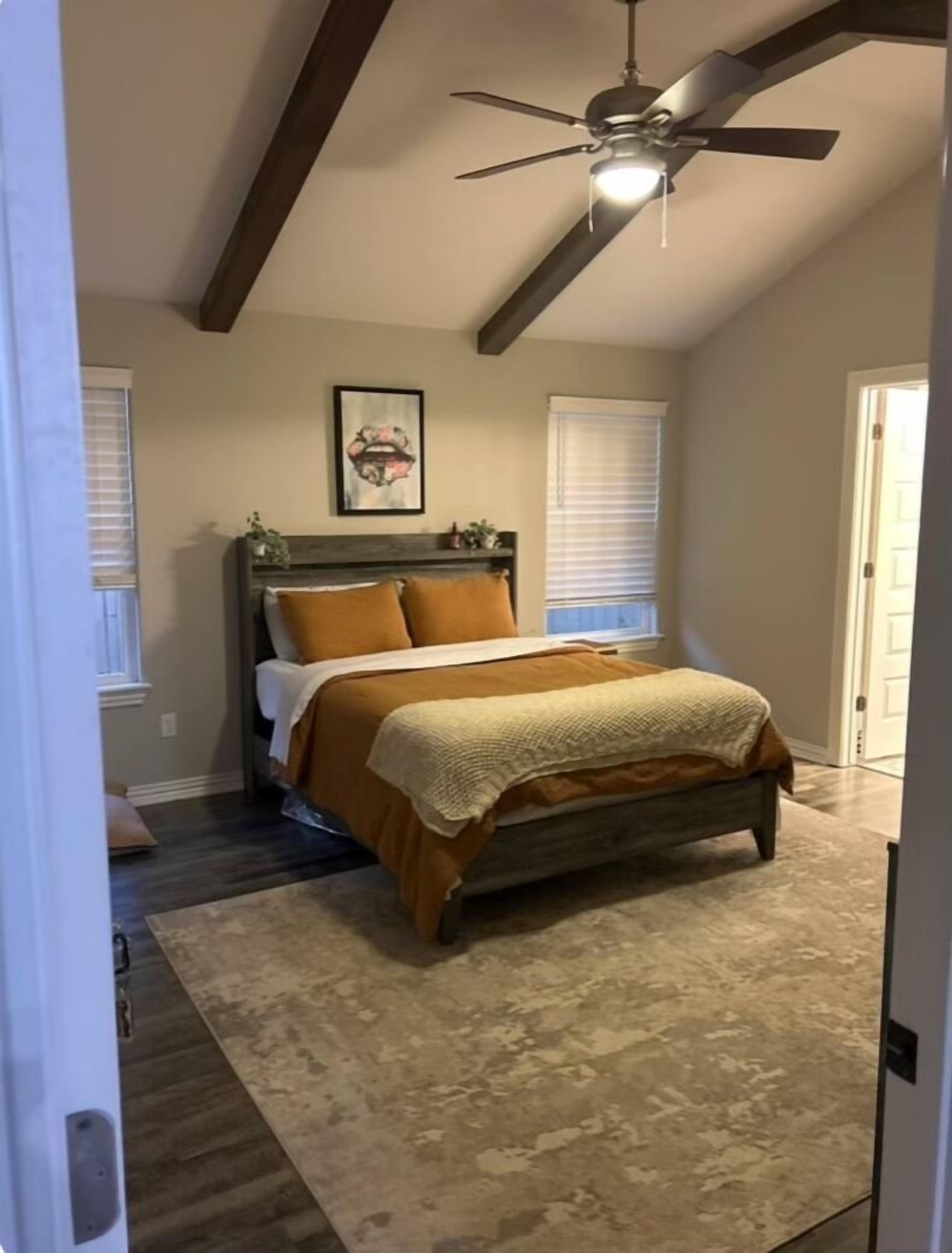 3 habitaciones, tabla de planchar con plancha y wifi gratis 