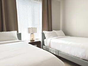 Iron/ironing board, Internet, bed sheets