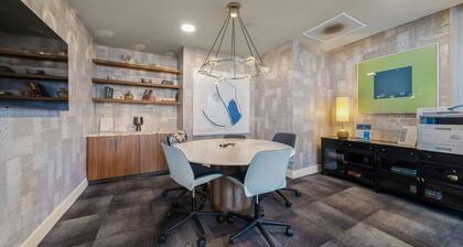 Modern Getaway / Heart of Long Beach