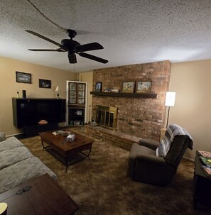 TV, fireplace