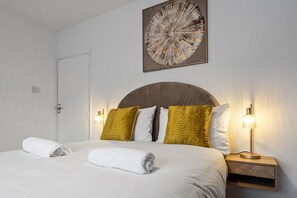 4 bedrooms, iron/ironing board, free WiFi, bed sheets