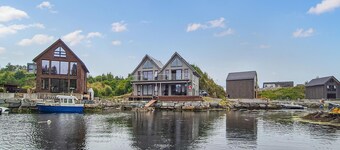 Amazing home in Bremnes with WiFi