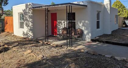Stylish Adobe house, private yard & parking in downtown Cortez