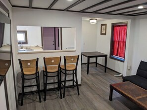 Interior - Stylish Adobe house, private yard & parking in downtown Cortez (Cortez)
