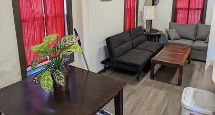 Stylish Adobe house, private yard & parking in downtown Cortez